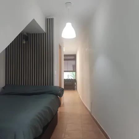 Estudio Bajo La Escalera Apartment *