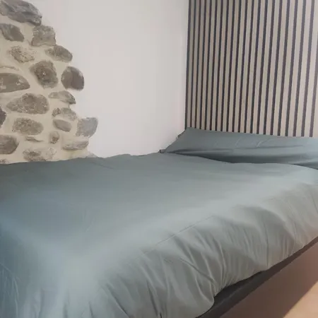 Estudio Bajo La Escalera شقة