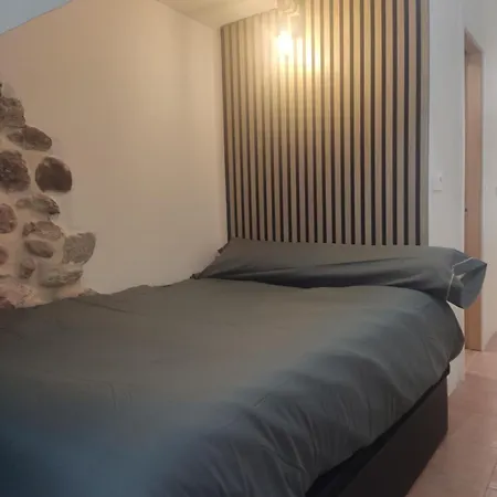 Estudio Bajo La Escalera