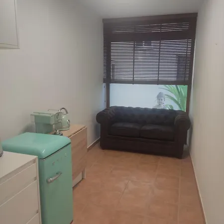 Estudio Bajo La Escalera * ريدونديلا