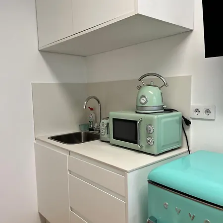 Estudio Bajo La Escalera Apartamento